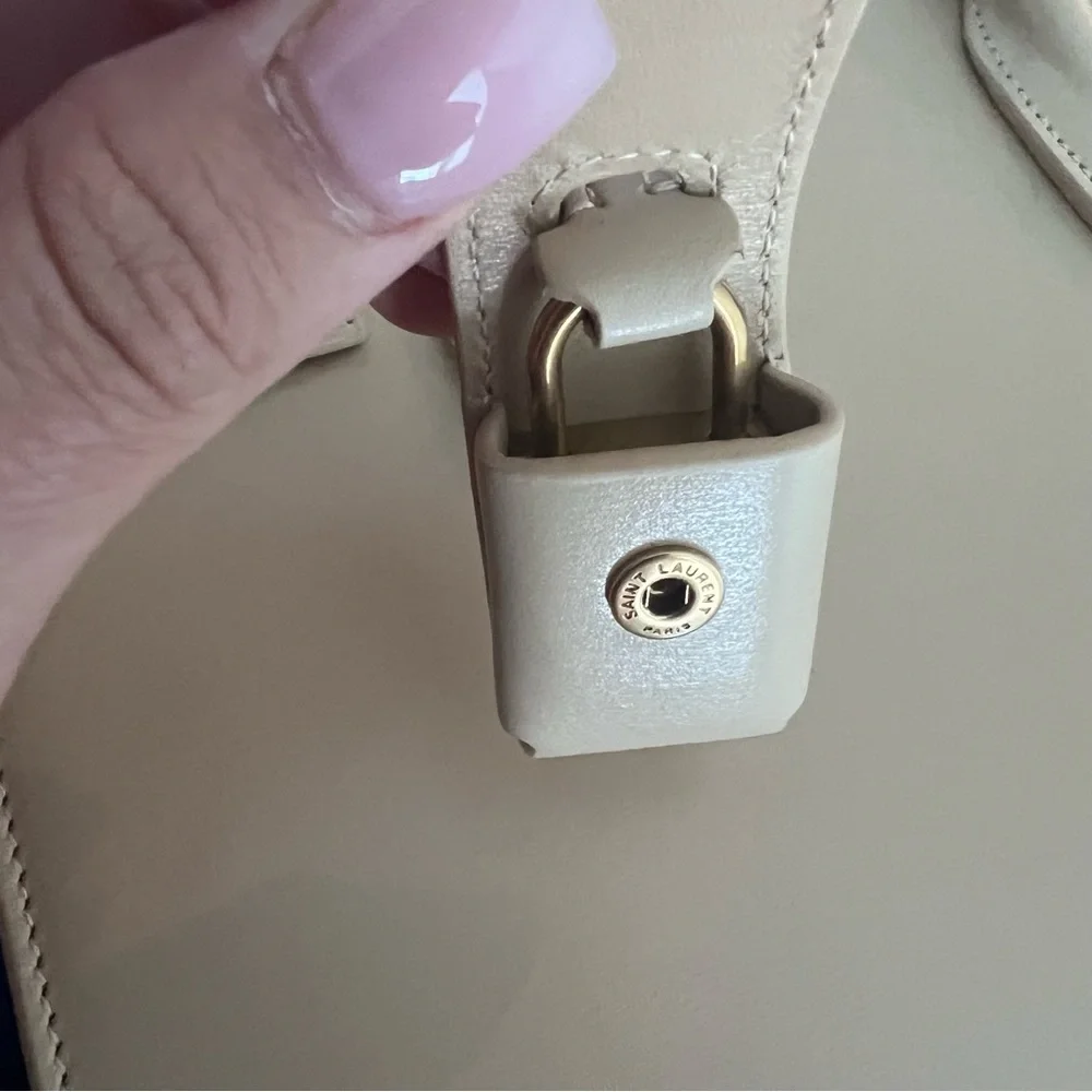 Saint Laurent SAC DE JOUR NANO IN SMOOTH LEATHER - Picture 5 of 16